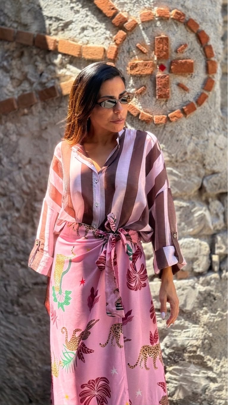 Camicia coreana con bottone rosa/marrone